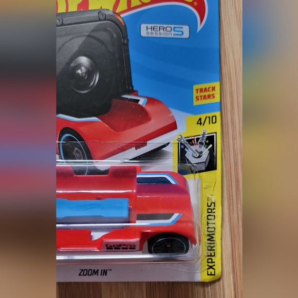 Hot Wheels Experimotors 103/250 Zoom In GoPro - Picture 3 of 5